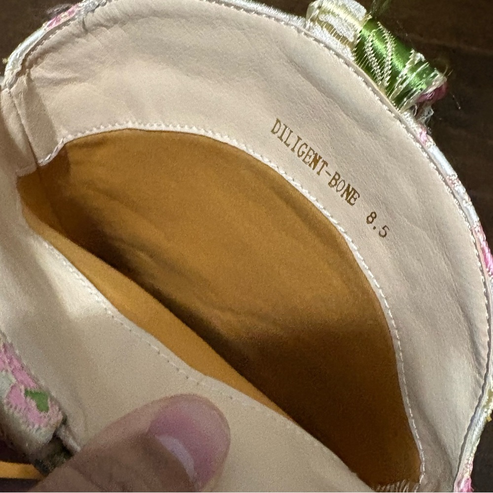 Azalea Wang Embellished Floral Western Ankle Boots Cream - Picture 4 of 4